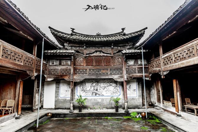 空袭敌营